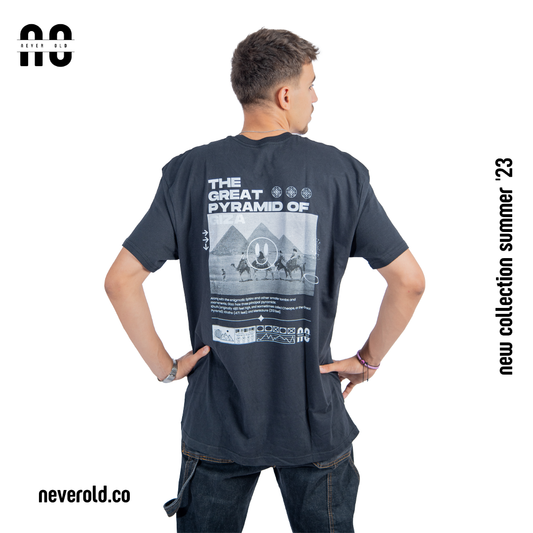 THE GREAT PYRAMID OF GIZA T-shirt - black in white